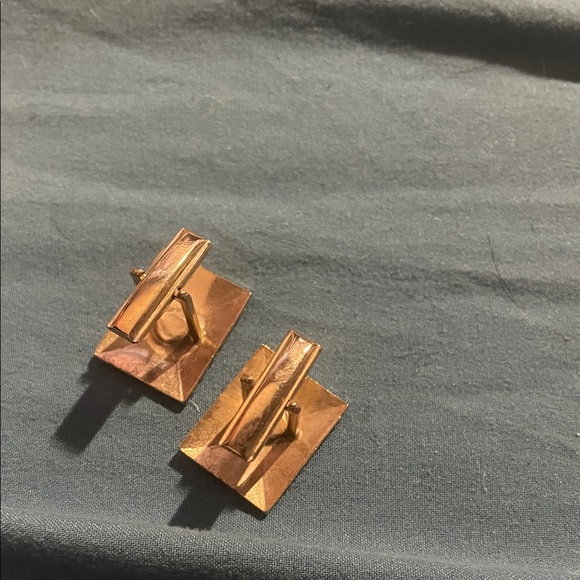 Gold Rectangular Cufflinks - Picture 3 of 3